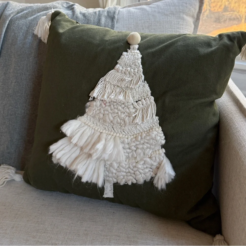 Threshold Tassel woven crochet knitted Christmas tree design throw